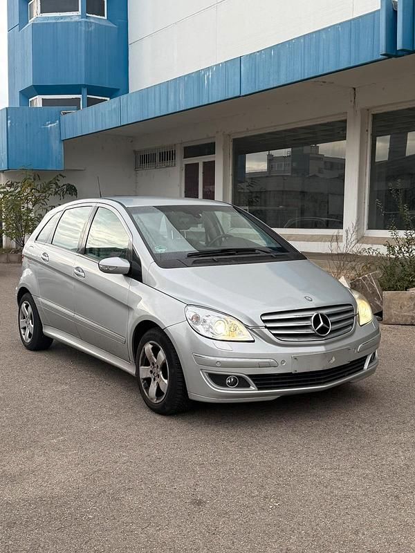 Silber Gebraucht 2007 Mercedes B200 Van / Kleinbus | 4.199 € (Fairer Preis) - Bild 1/4