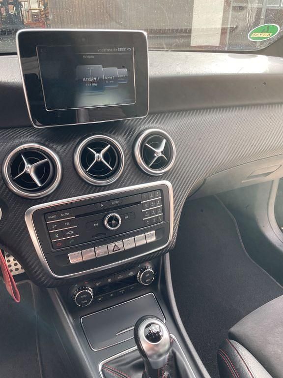 Gebraucht Mercedes A200 AMG line 136 PS (100 kW) 2015 Schwarz Limousine