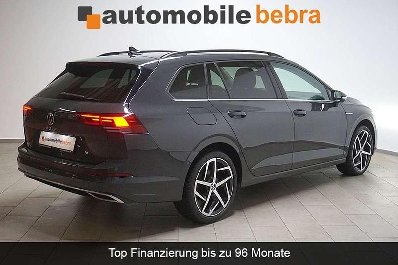 Gebraucht VW Golf VIII Style 150 PS (110 kW) 2021 Uranograu Kombi