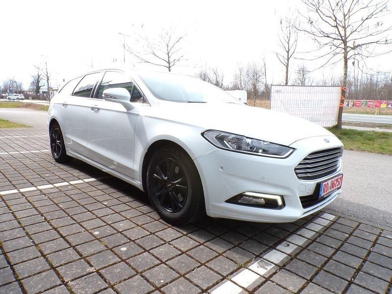 Gebraucht Ford Mondeo Titanium 120 PS (88 kW) 2016 Weiß Limousine