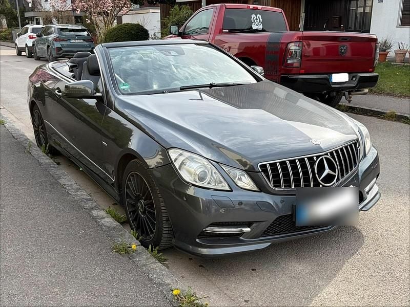 Gebraucht Mercedes E220 Avantgarde 170 PS (125 kW) 2012 Grau Cabrio