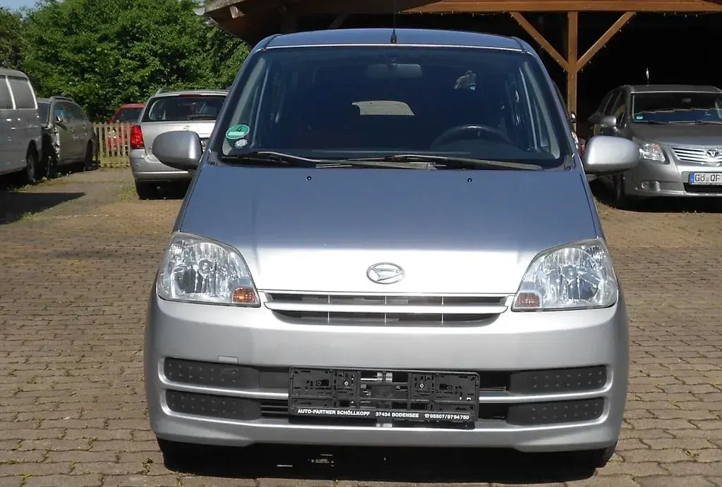 Gebraucht Daihatsu Cuore 58 PS (42 kW) 2006 Silber Kleinwagen