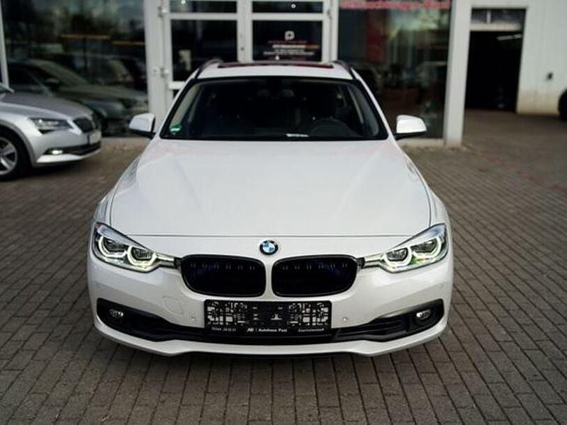 Gebraucht BMW 320 Advantage 184 PS (135 kW) 2018 Weiß Kombi