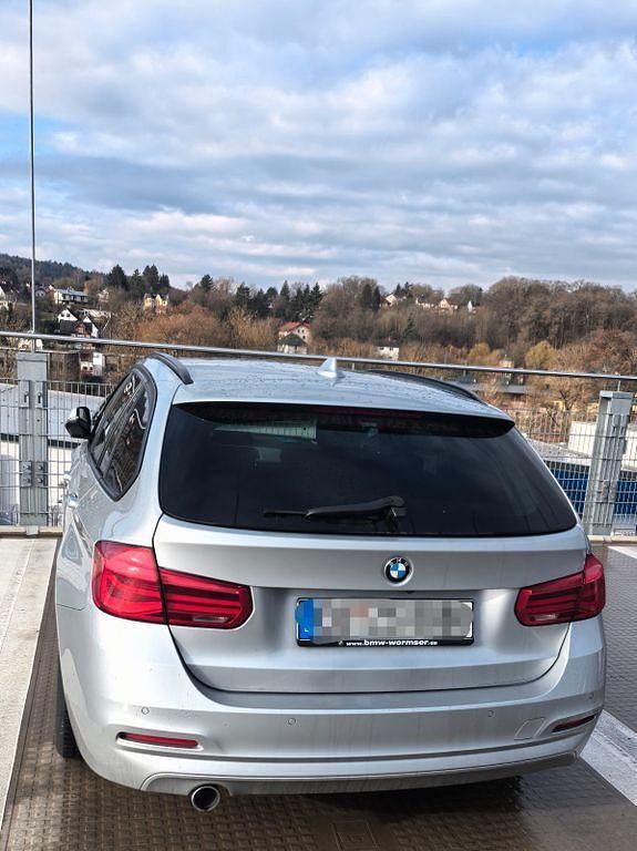 Gebraucht BMW 318 150 PS (110 kW) 2019 Silber Kombi