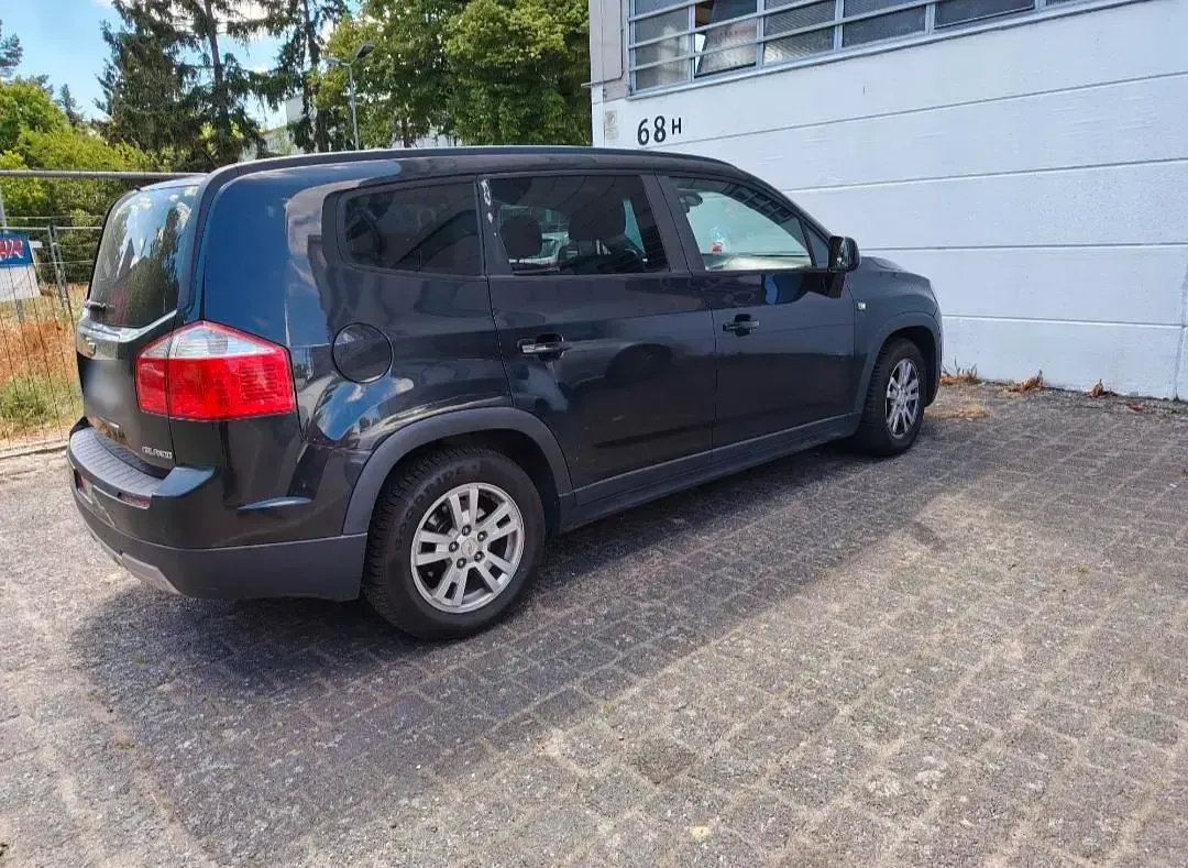 Gebraucht Chevrolet Orlando 141 PS (103 kW) 2011 Schwarz Van / Kleinbus