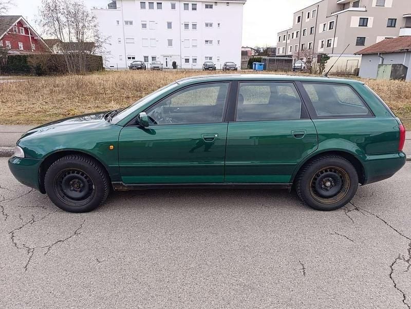 Gebraucht Audi A4 125 PS (91 kW) 1998 Grün Kombi