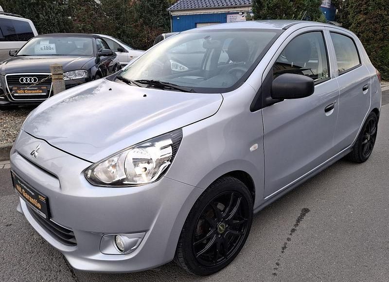 Silber Gebraucht 2015 Mitsubishi Space Star Diamant Edition Limousine | 5.990 € (Fairer Preis) - Bild 1/4