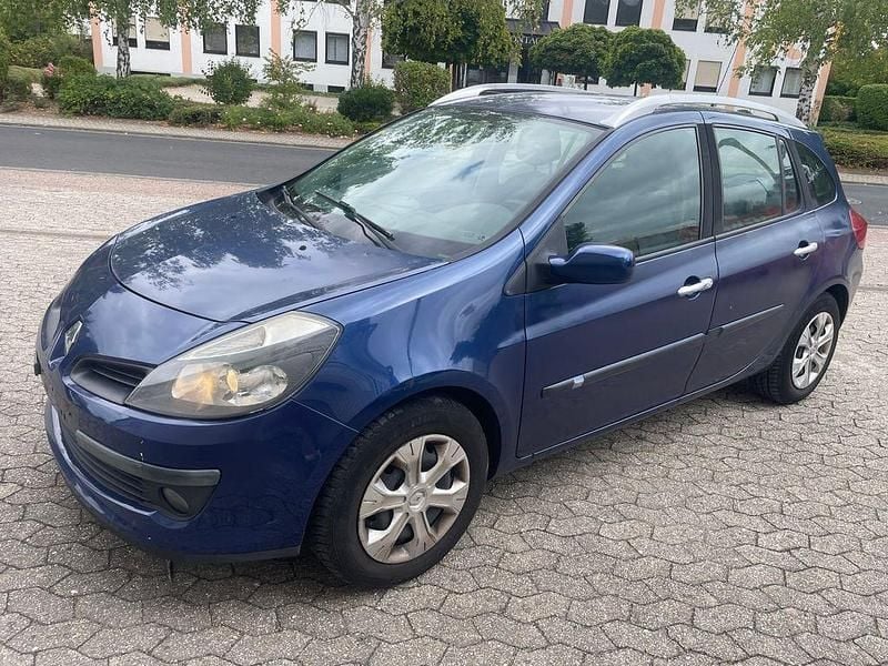 Blau Gebraucht 2009 Renault Clio II Dynamique Limousine | 950 € (Superpreis) - Bild 1/4