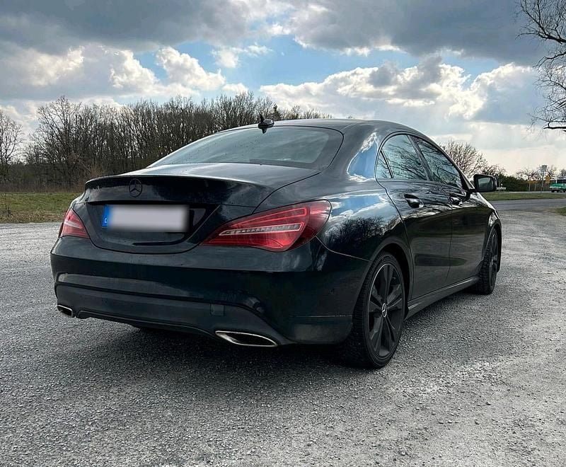 Gebraucht Mercedes CLA250 211 PS (155 kW) 2016 Schwarz Limousine