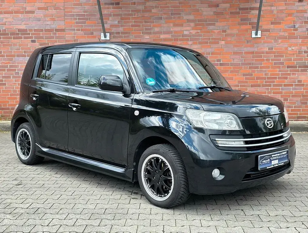 Gebraucht Daihatsu Materia 91 PS (66 kW) 2009 Schwarz Van / Kleinbus