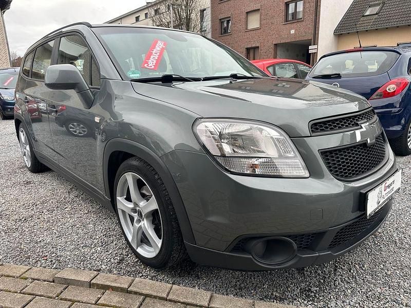 Gebraucht Chevrolet Orlando LS 141 PS (103 kW) 2011 Grau Van / Kleinbus