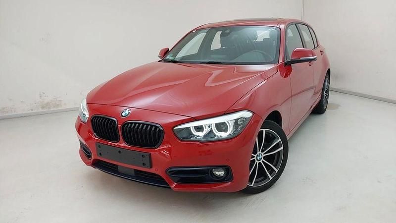 Rot Gebraucht 2019 BMW 118 Sport Line Kleinwagen | 16.890 € (Guter Preis) - Bild 1/4