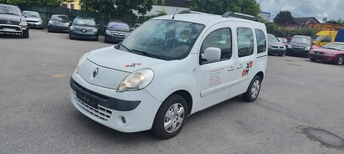 Gebraucht Renault Kangoo Happy Family 106 PS (77 kW) 2011 Gletscherweiss Van / Kleinbus