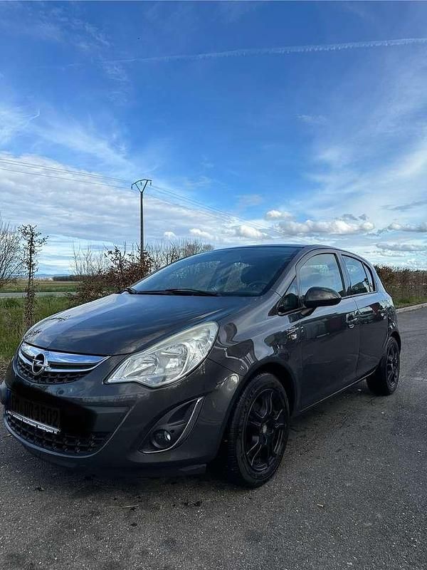 Grau Gebraucht 2013 Opel Corsa Active Kleinwagen | 3.500 € (Guter Preis) - Bild 1/4
