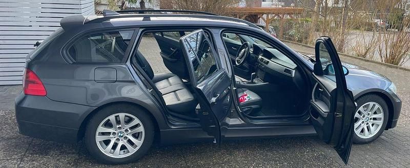 Second-hand BMW 320 Performance 177 CP (130 kW) 2008 Negru Break