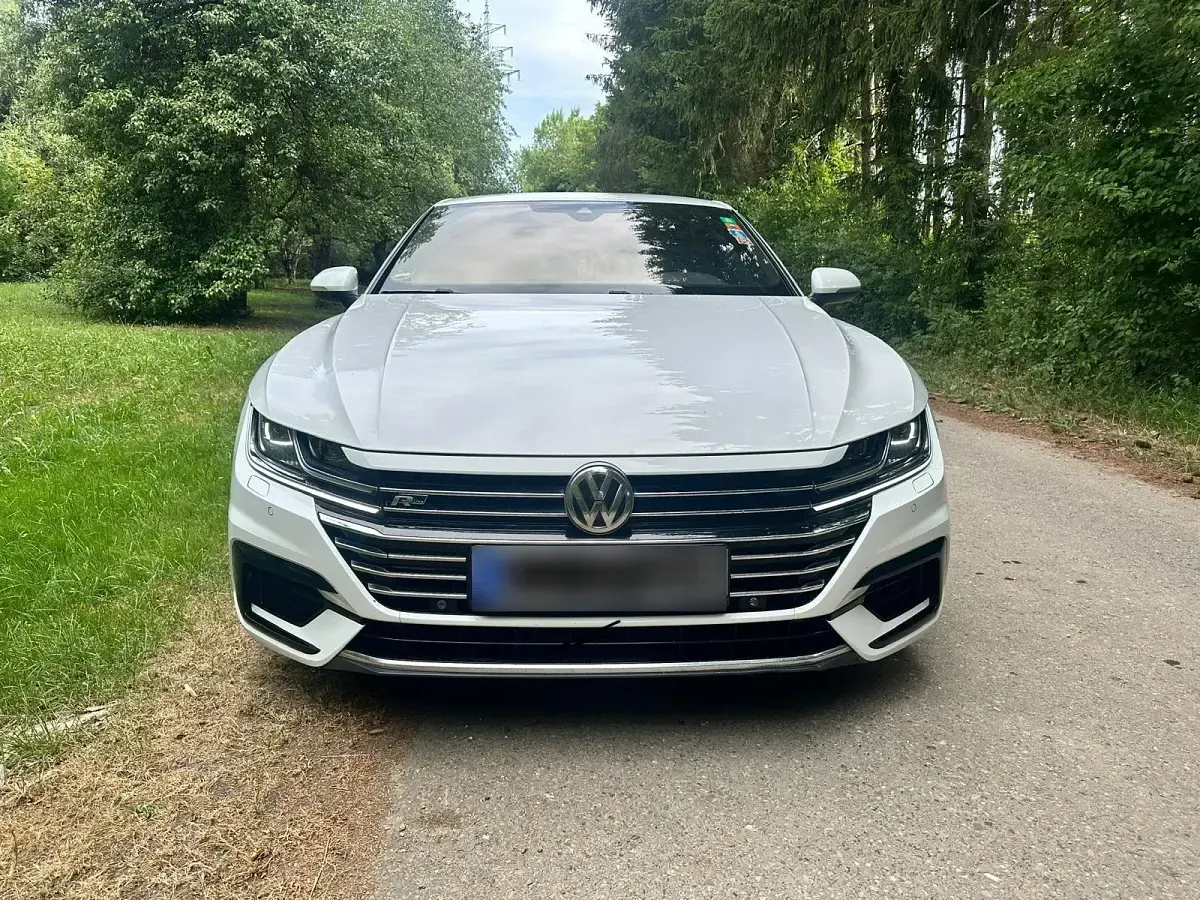 Gebraucht VW Arteon R-line 280 PS (205 kW) 2018 Weiß Kleinwagen