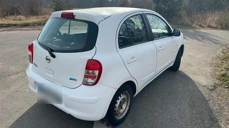 Gebraucht Nissan Micra 80 PS (58 kW) 2012 Weiß Kleinwagen