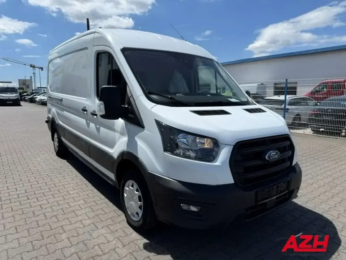 Gebraucht Ford Transit Trend 131 PS (96 kW) 2023 Frostweiß Van / Kleinbus