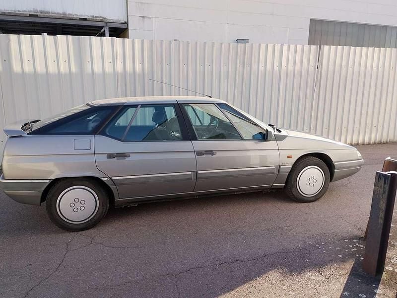Grau Gebraucht 1991 Citroën XM Limousine | 2.500 € - Bild 1/4