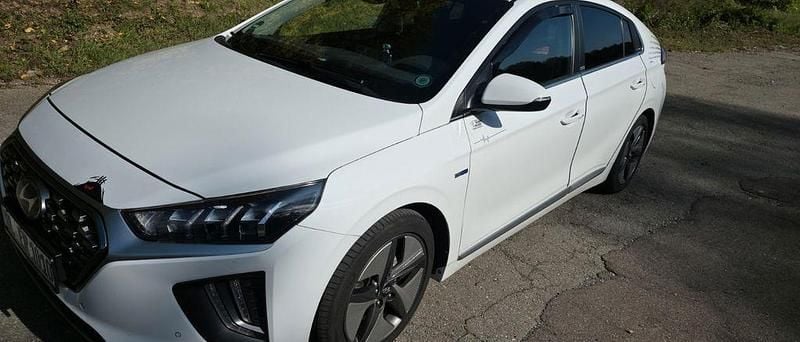 Gebraucht Hyundai Ioniq Premium 141 PS (103 kW) 2020 Weiß Kleinwagen