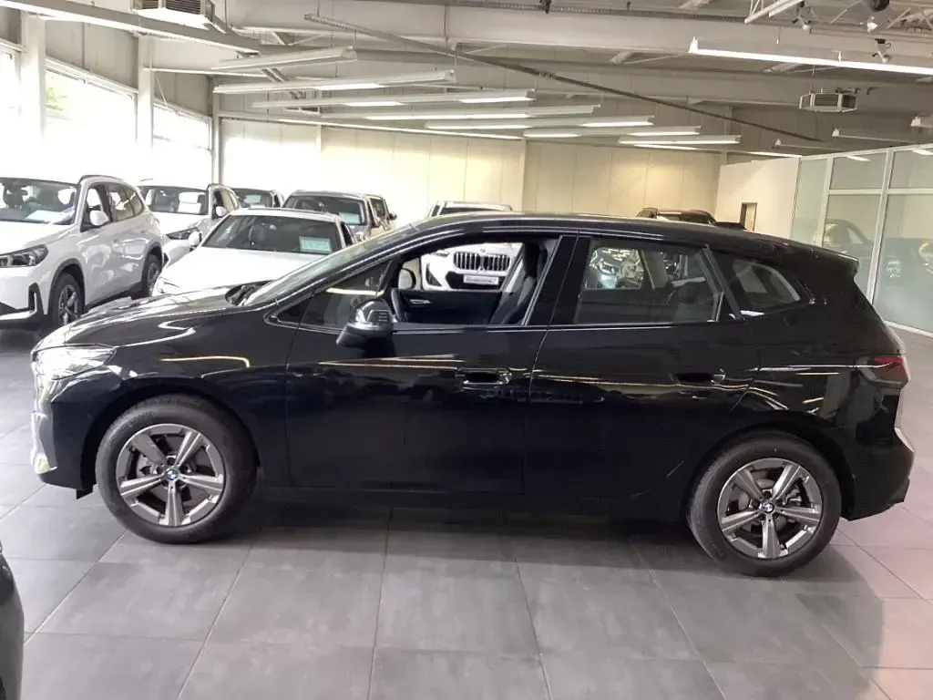 Gebraucht BMW 220 Active Tourer 170 PS (125 kW) 2025 Schwarz Van / Kleinbus