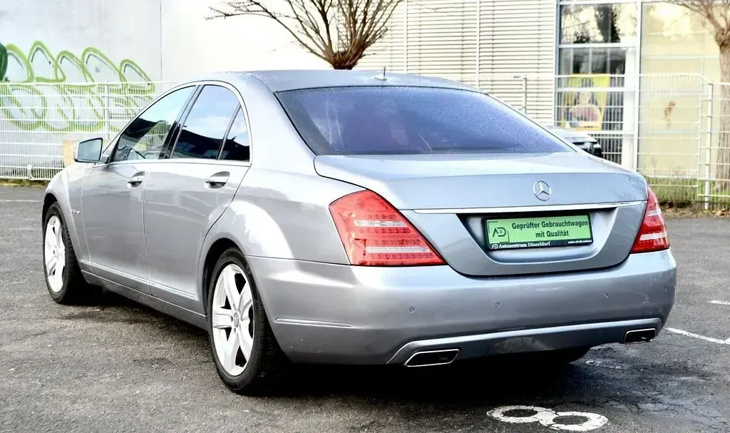 Gebraucht Mercedes S500 435 PS (319 kW) 2012 Silber Limousine