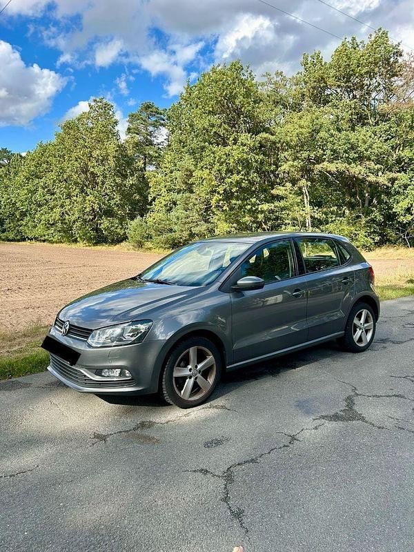 Grau Gebraucht 2014 VW Polo Comfortline Kleinwagen | 5.750 € (Superpreis) - Bild 1/4