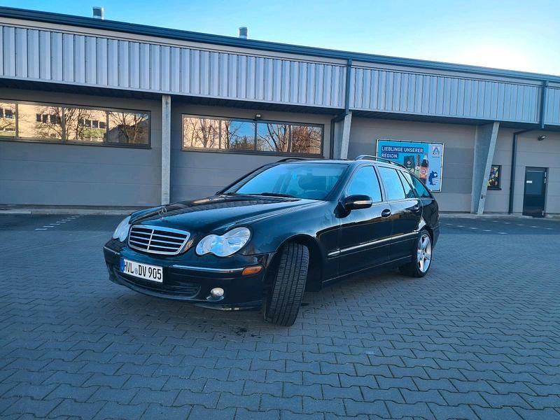 Schwarz Gebraucht 2007 Mercedes C320 Kombi | 3.200 € (Guter Preis) - Bild 1/4