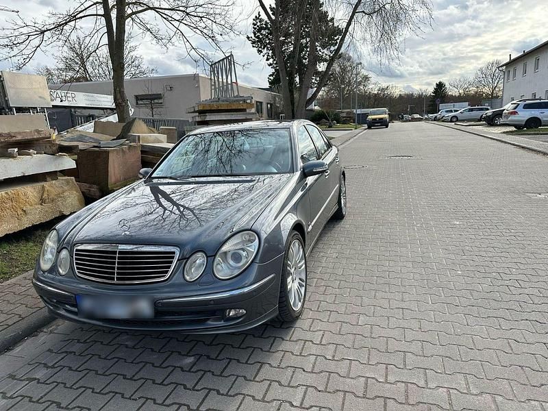 Gebraucht Mercedes E280 Avantgarde 231 PS (169 kW) 2005 Grau Limousine