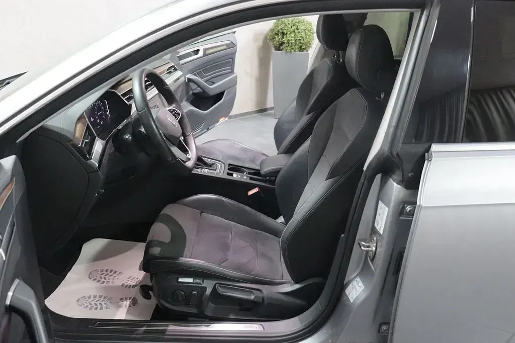 Gebraucht VW Arteon Elegance 218 PS (160 kW) 2022 Pyritsilber metallic Kombi