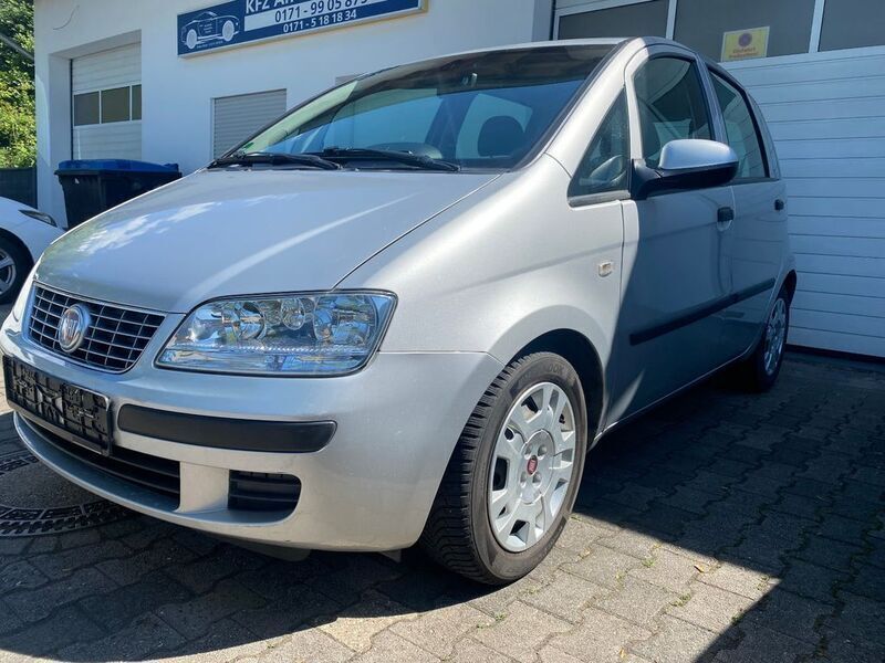 Silber Gebraucht 2011 Fiat Idea Van / Kleinbus | 4.000 € - Bild 1/3
