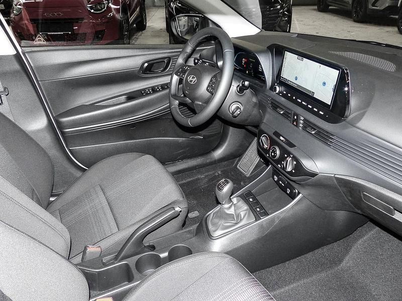 Gebraucht Hyundai i20 Select 101 PS (74 kW) 2025 Weiss Limousine