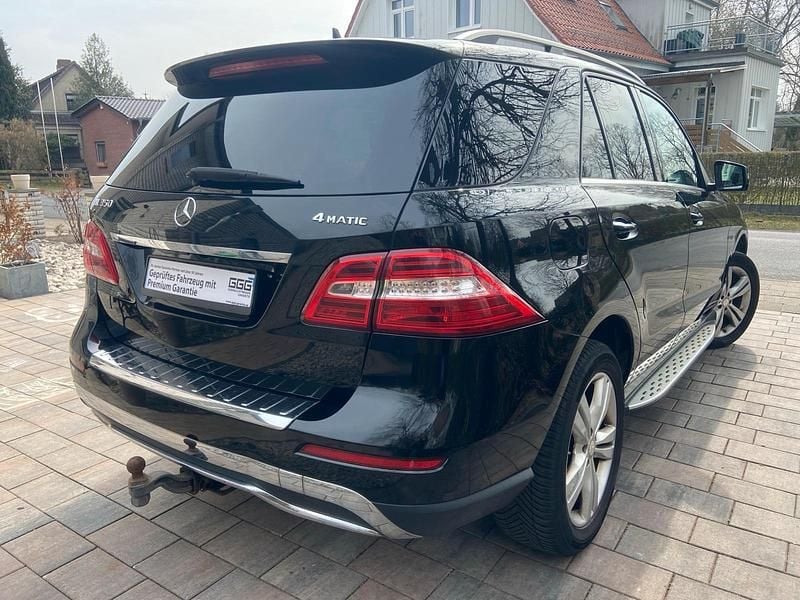 Gebraucht Mercedes ML350 306 PS (225 kW) 2012 Schwarz SUV
