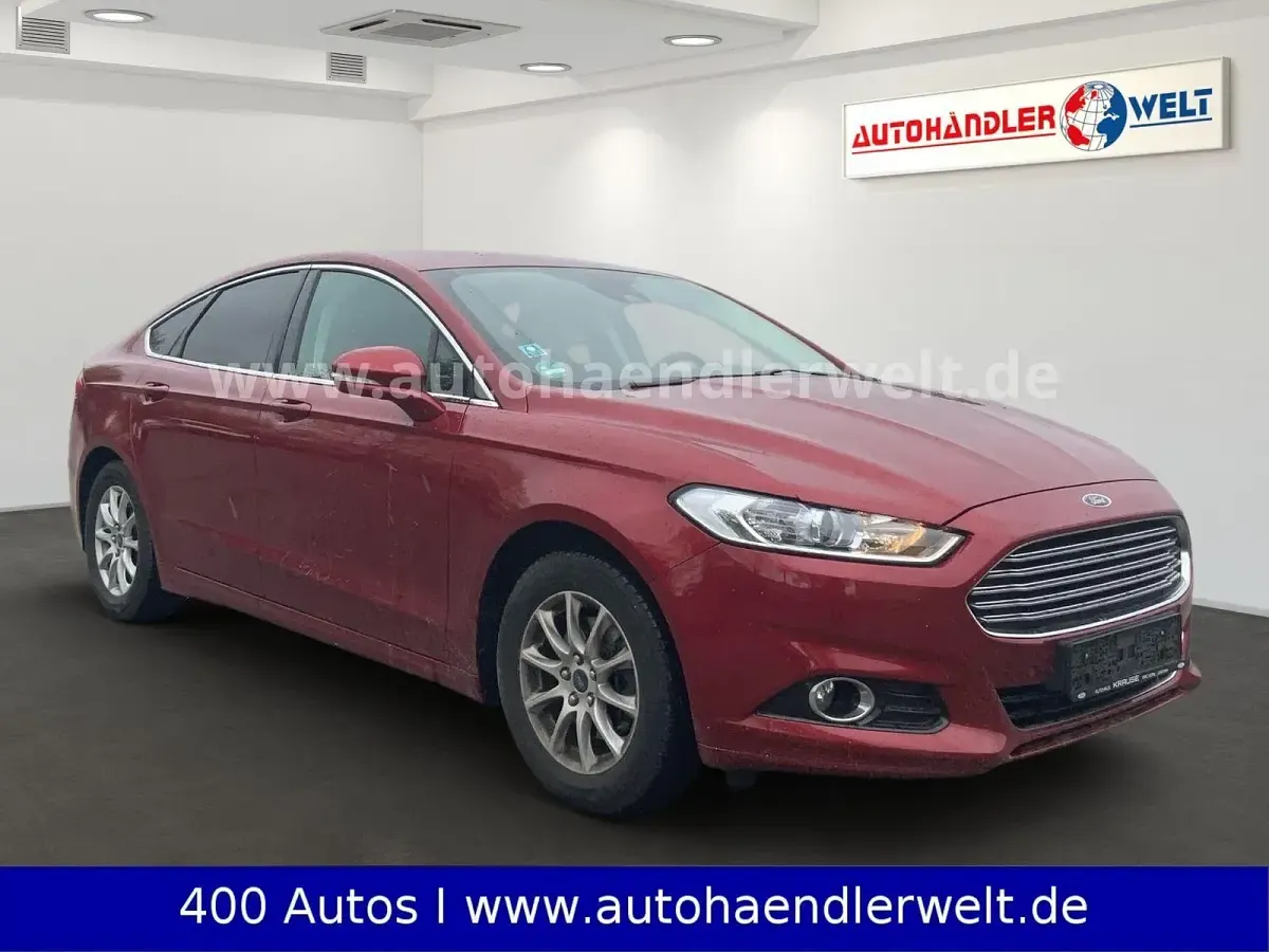 Używany Ford Mondeo Titanium 165 KM (121 kW) 2019 Czerwony Sedan/Limuzyna