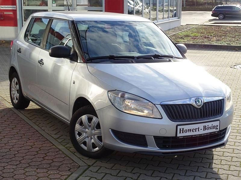 Gebraucht Skoda Fabia Active 60 PS (44 kW) 2012 Silber Limousine