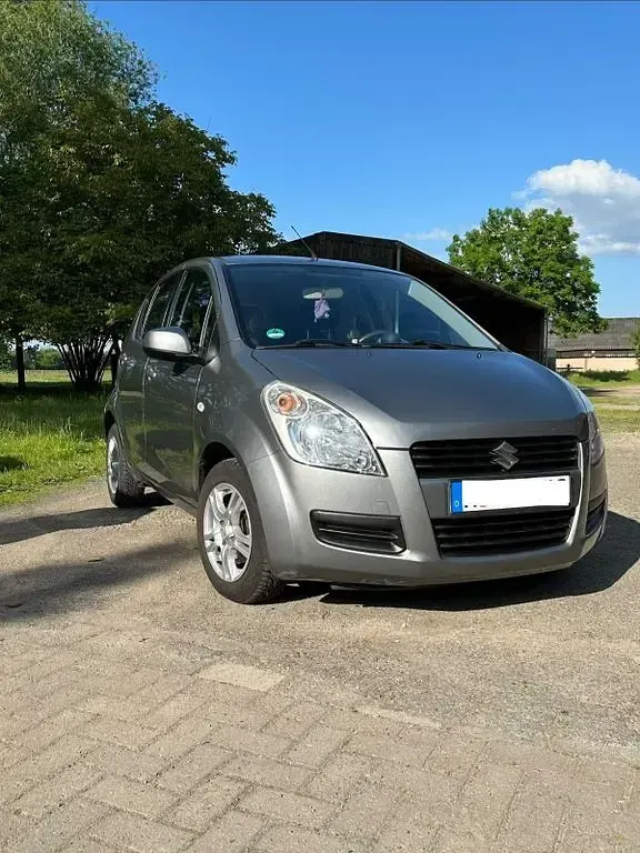 Gebraucht Suzuki Splash 65 PS (47 kW) 2009 Grau Kleinwagen