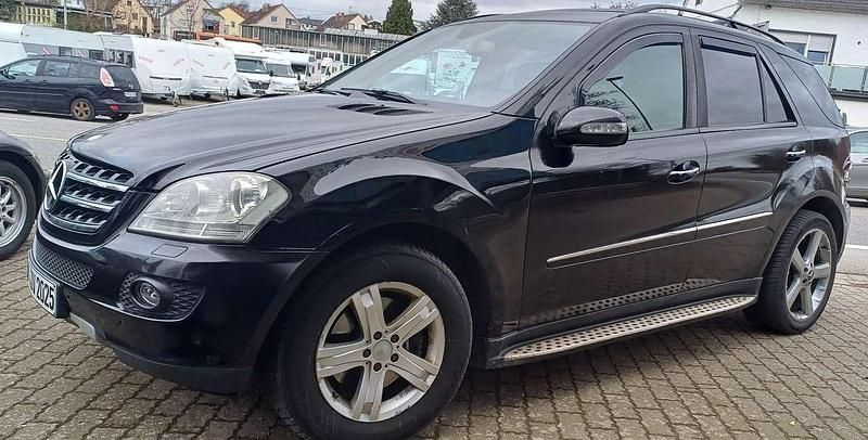 Gebraucht Mercedes ML320 224 PS (164 kW) 2007 Schwarz SUV