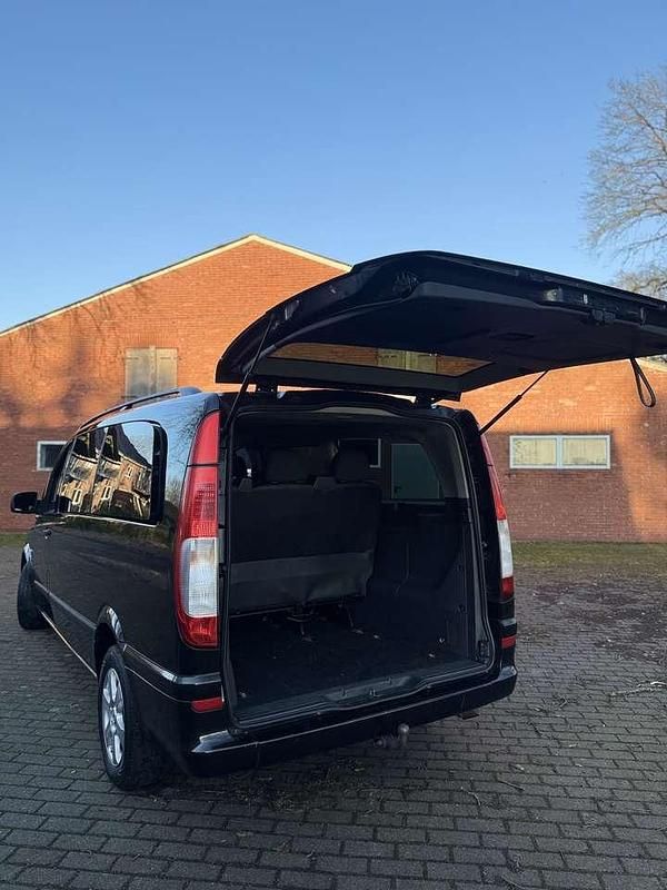 Second-hand Mercedes Vito 163 CP (119 kW) 2011 Negru Van