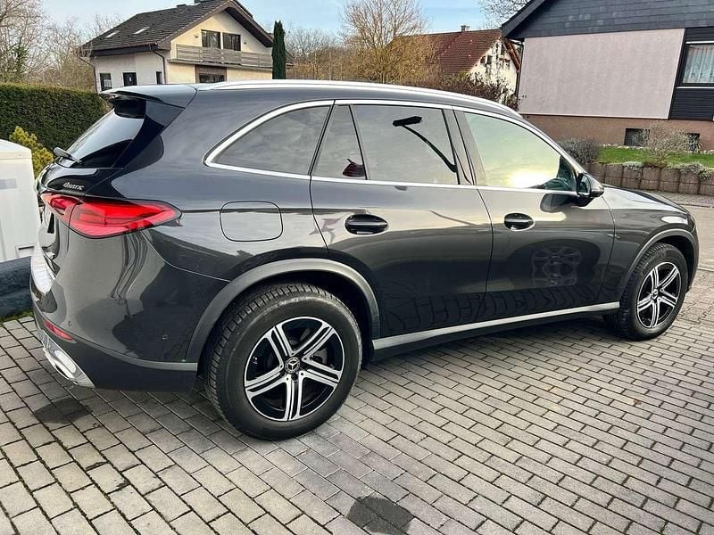 Gebraucht Mercedes GLC300e 204 PS (150 kW) 2023 Grafitgrau  metalliclack SUV