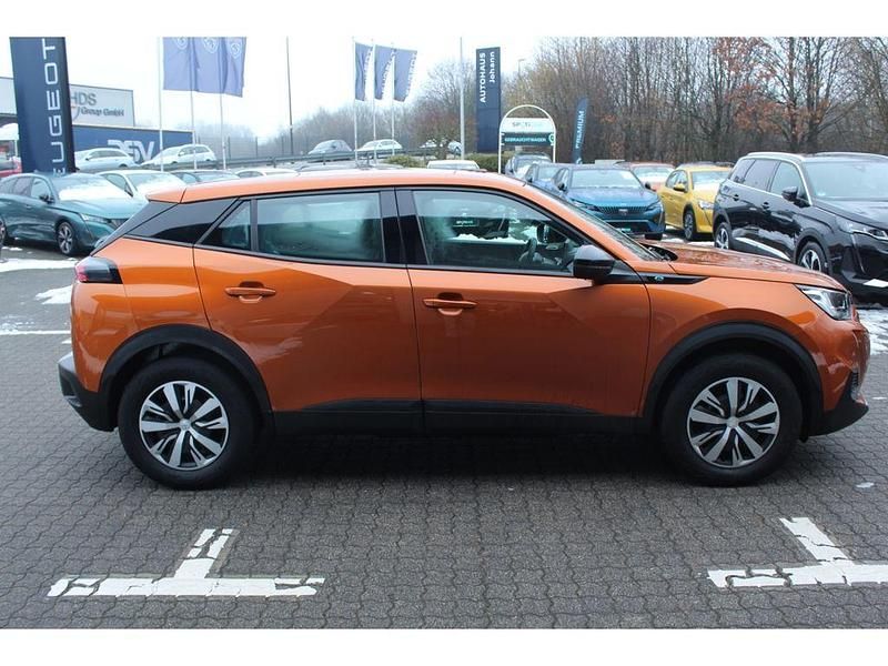 Gebraucht Peugeot e-2008 Active 100 kW (136 PS) 2022 Fusion) (orange SUV