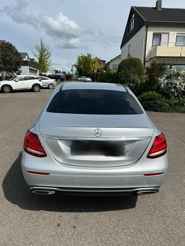 Gebraucht Mercedes E200 184 PS (135 kW) 2017 Silber Limousine