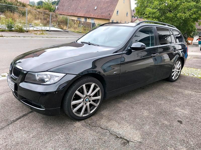 Schwarz Gebraucht 2008 BMW 318 Kombi | 6.400 € (Teuer) - Bild 1/4