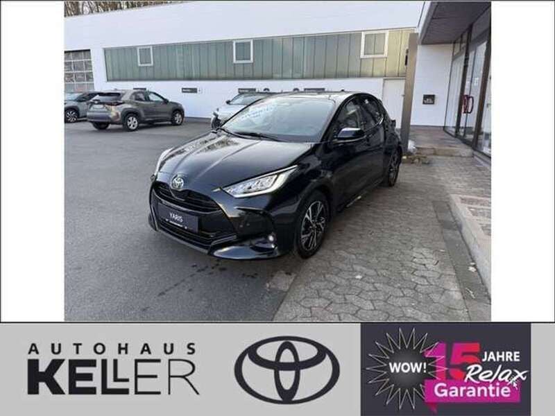 Mysticschwarz mica Neu 2025 Toyota Yaris Hybrid Kleinwagen | 27.960 € (Etwas zu teuer) - Bild 1/4