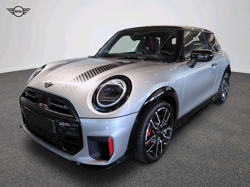 Grau Gebraucht 2024 Mini John Cooper Works Kleinwagen | 35.299 € (Fairer Preis) - Bild 1/4