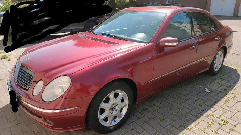 Rot Gebraucht 2004 Mercedes E280 Limousine | 2.000 € - Bild 1/4