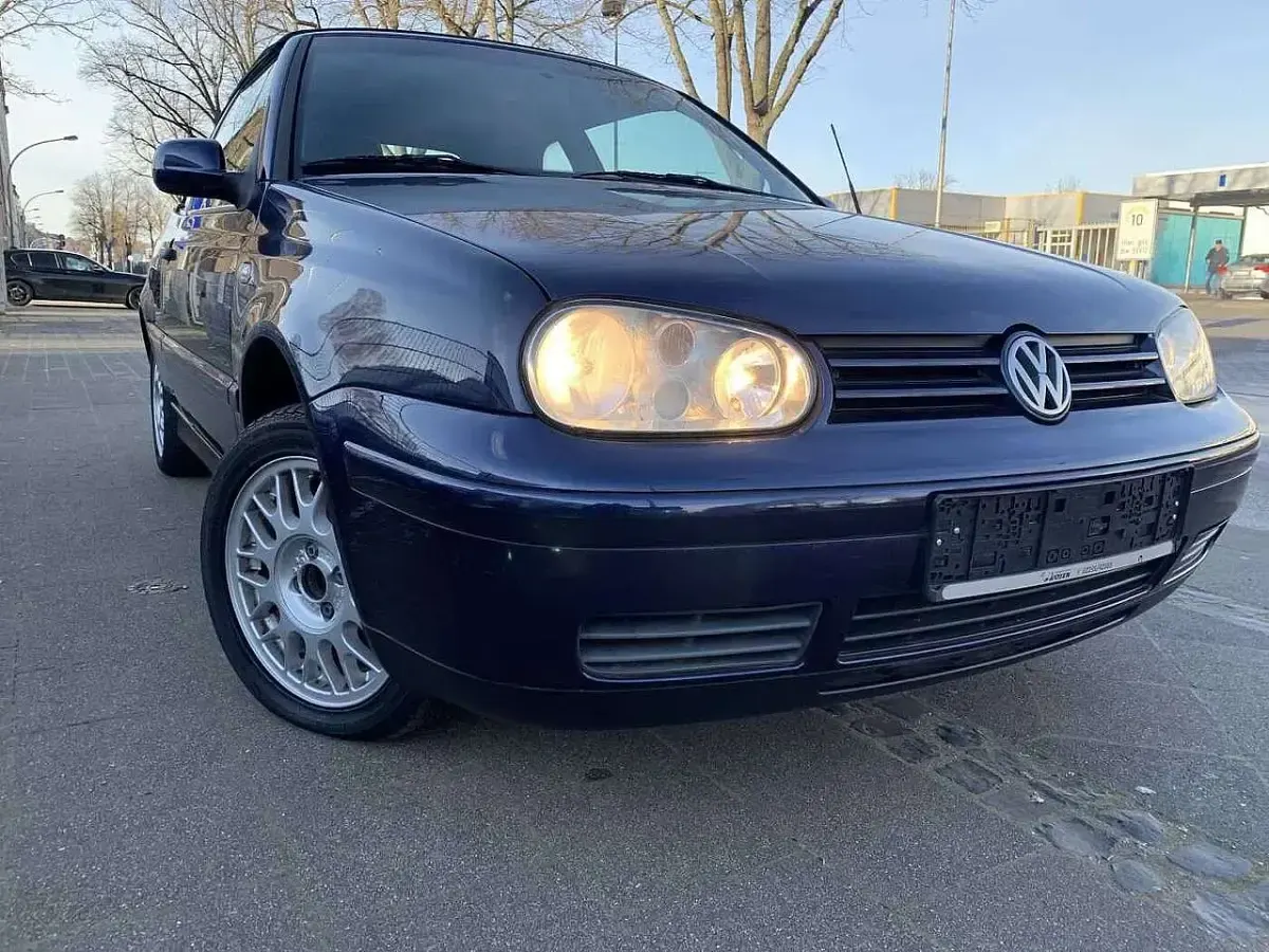 Occasion VW Golf 116 ch (85 kW) 2002 Bleue Cabriolet