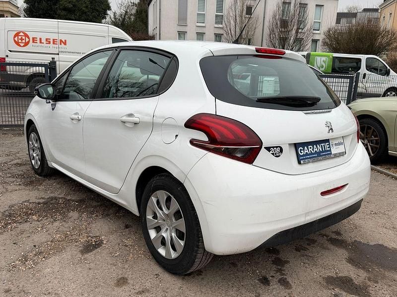 Gebraucht Peugeot 208 Access 68 PS (50 kW) 2017 Weiß Kleinwagen