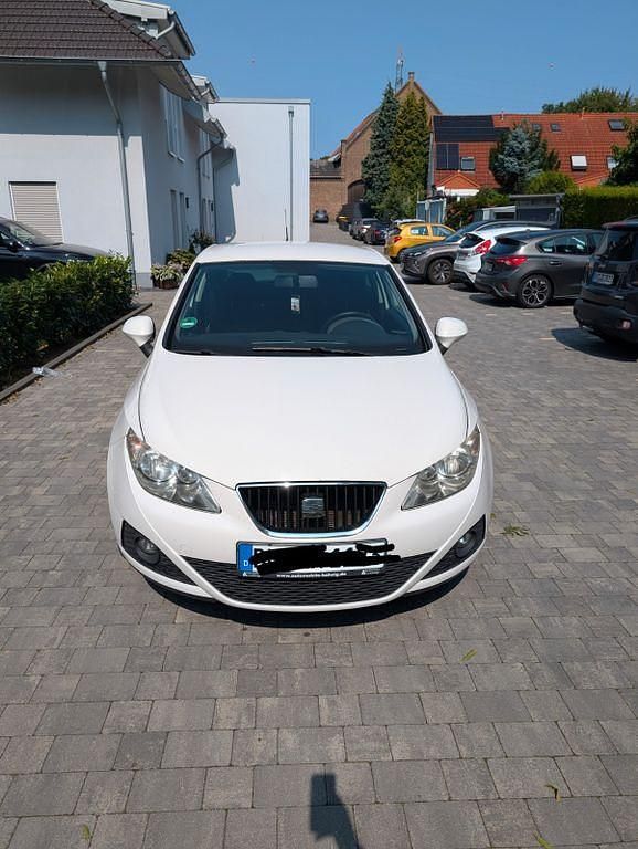 Weiß Gebraucht 2009 Seat Ibiza SC Sport Kleinwagen | 3.500 € (Fairer Preis) - Bild 1/4