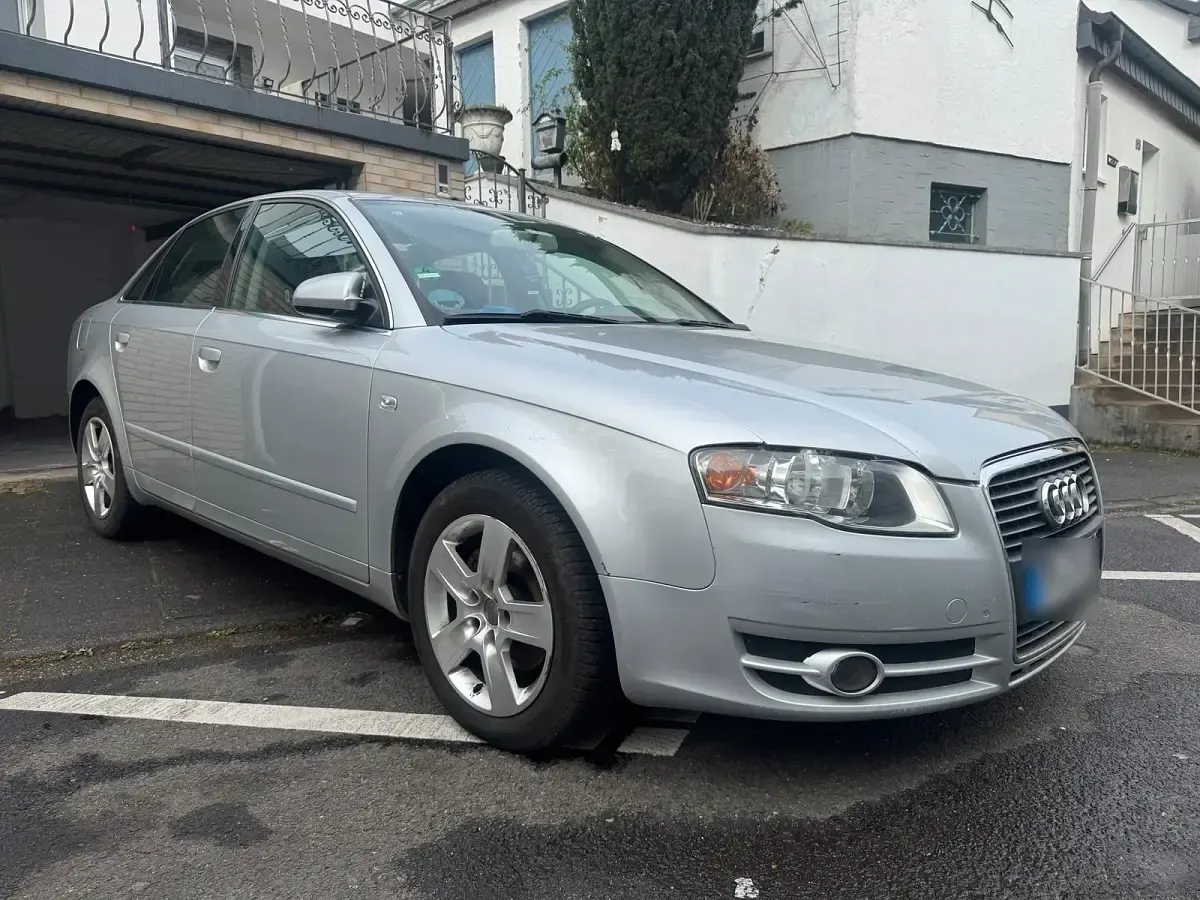 Gebraucht Audi A4 131 PS (96 kW) 2005 Silber Limousine
