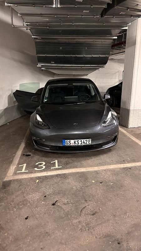 Grau Gebraucht 2022 Tesla Model 3 Performance Limousine | 33.000 € (Superpreis) - Bild 1/4